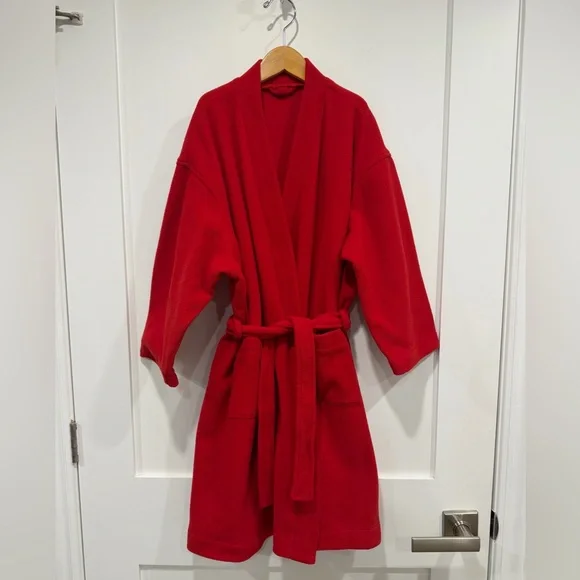 Red Fleece Kimono Style Robe - Picture 3 of 8